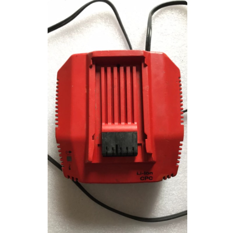 Szybka ładowarka wielonapięcio – Power Tools Station recenzja i cena