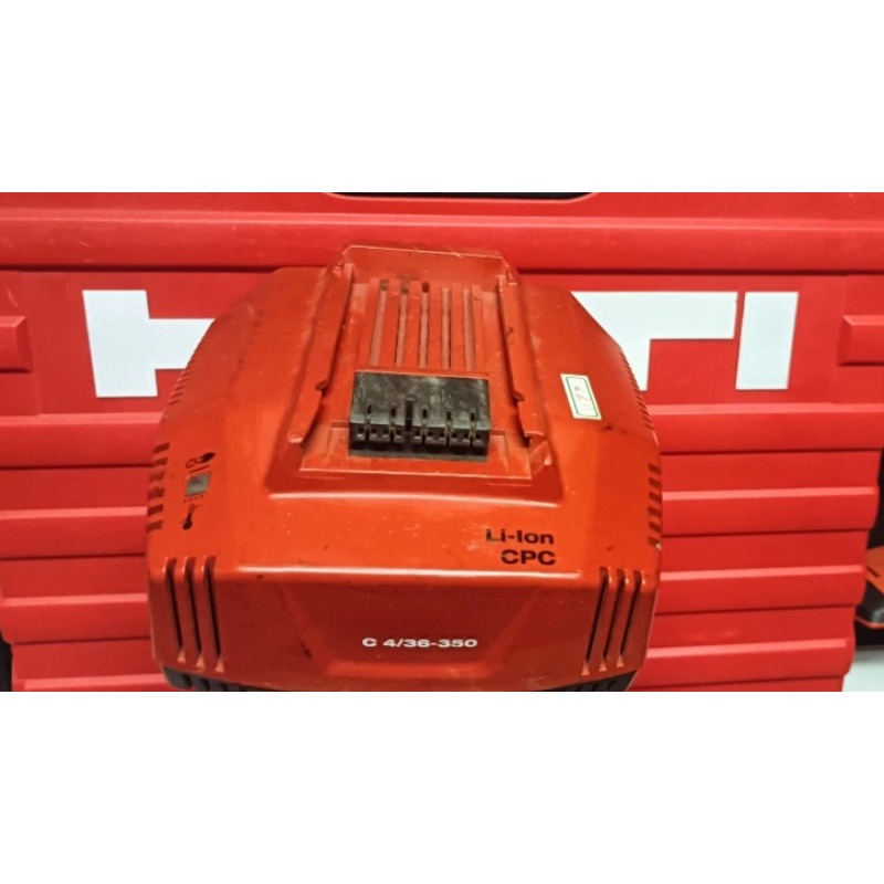 Szybka ładowarka wielonapięcio – Power Tools Station recenzja i cena